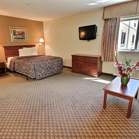 Crestwood Suites Of Newport News Extérieur photo