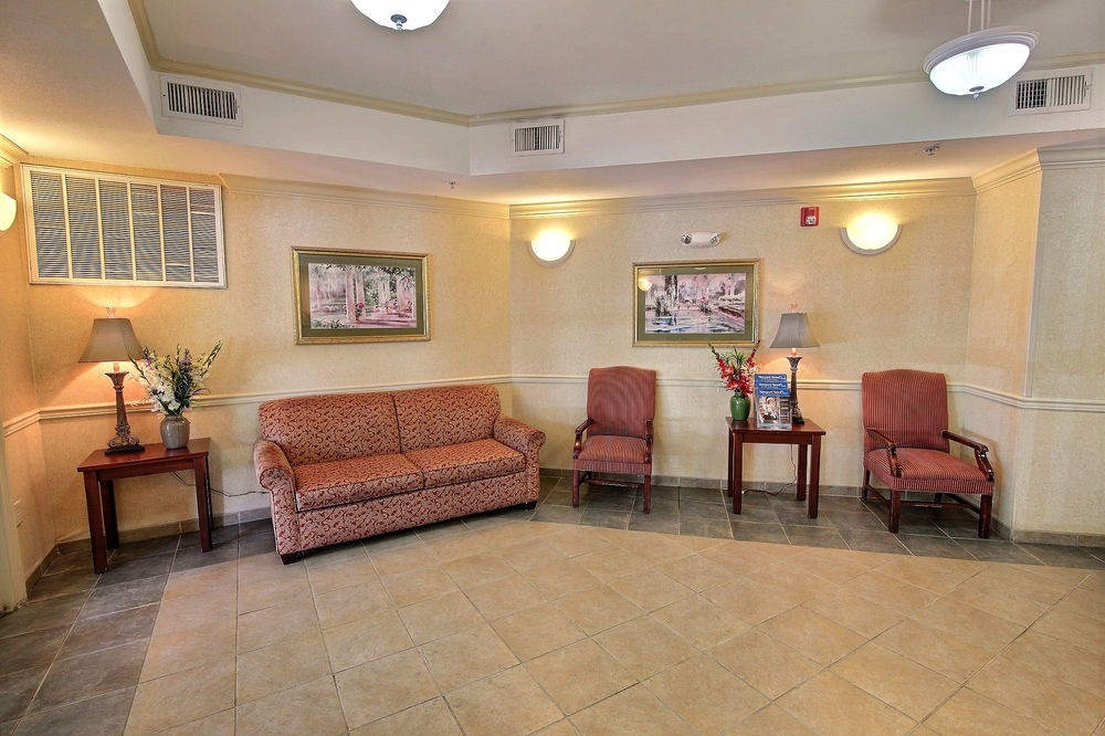 Crestwood Suites Of Newport News Extérieur photo