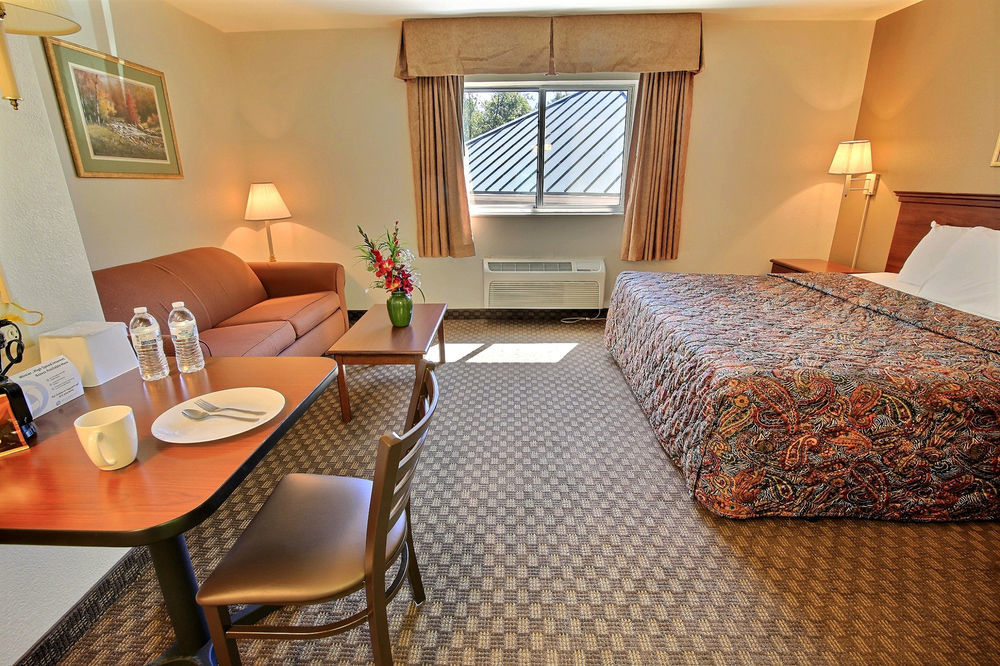 Crestwood Suites Of Newport News Extérieur photo