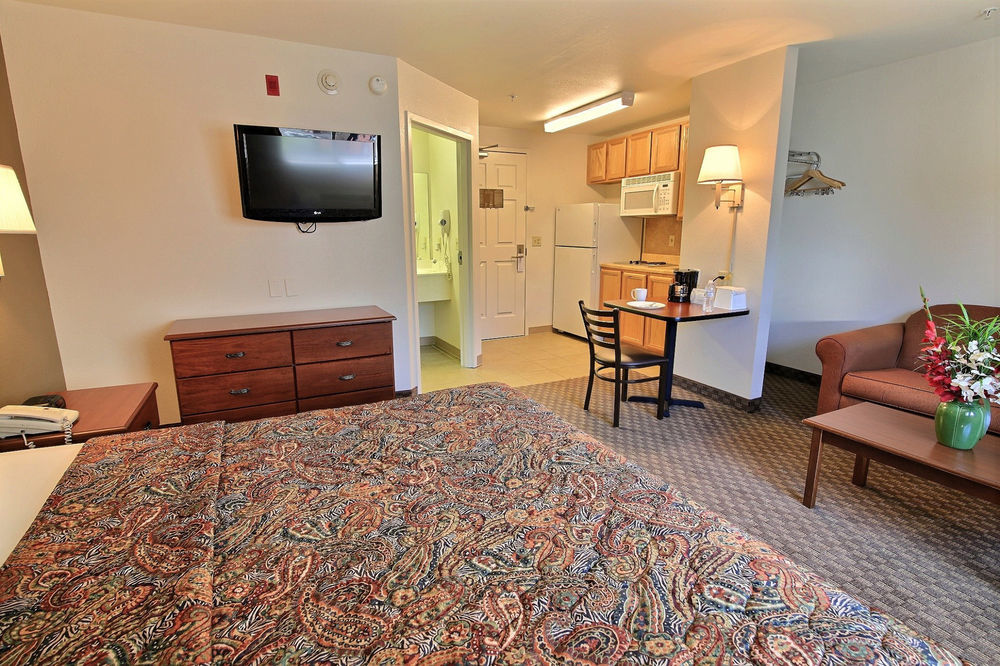 Crestwood Suites Of Newport News Extérieur photo